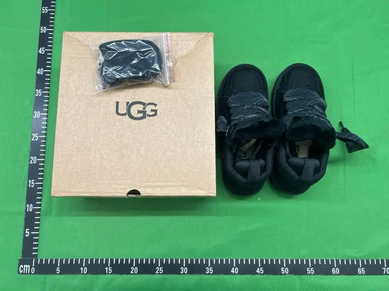 UGG Lowmel foto QC real 1