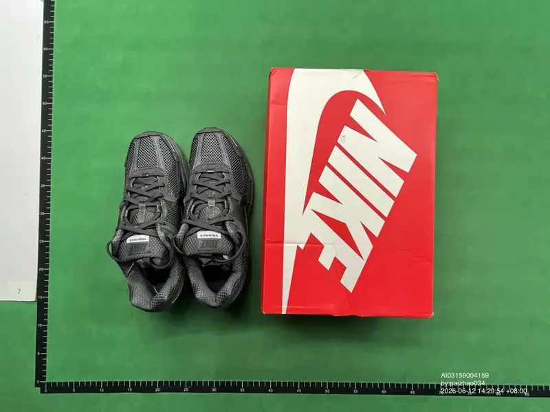 Foto de la comunidad Nike Zoom Vomero 5 Black White 7476131508 1