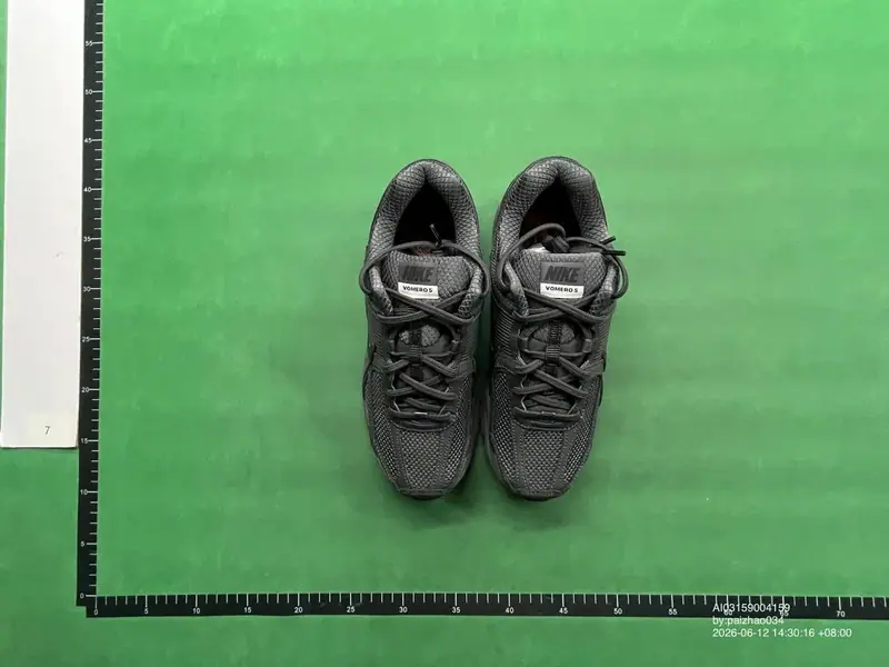 Foto de la comunidad Nike Zoom Vomero 5 Black White 7476131508 4