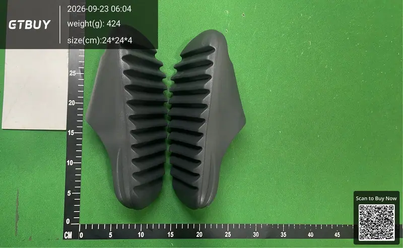 Adidas Yeezy Slide foto QC real 1