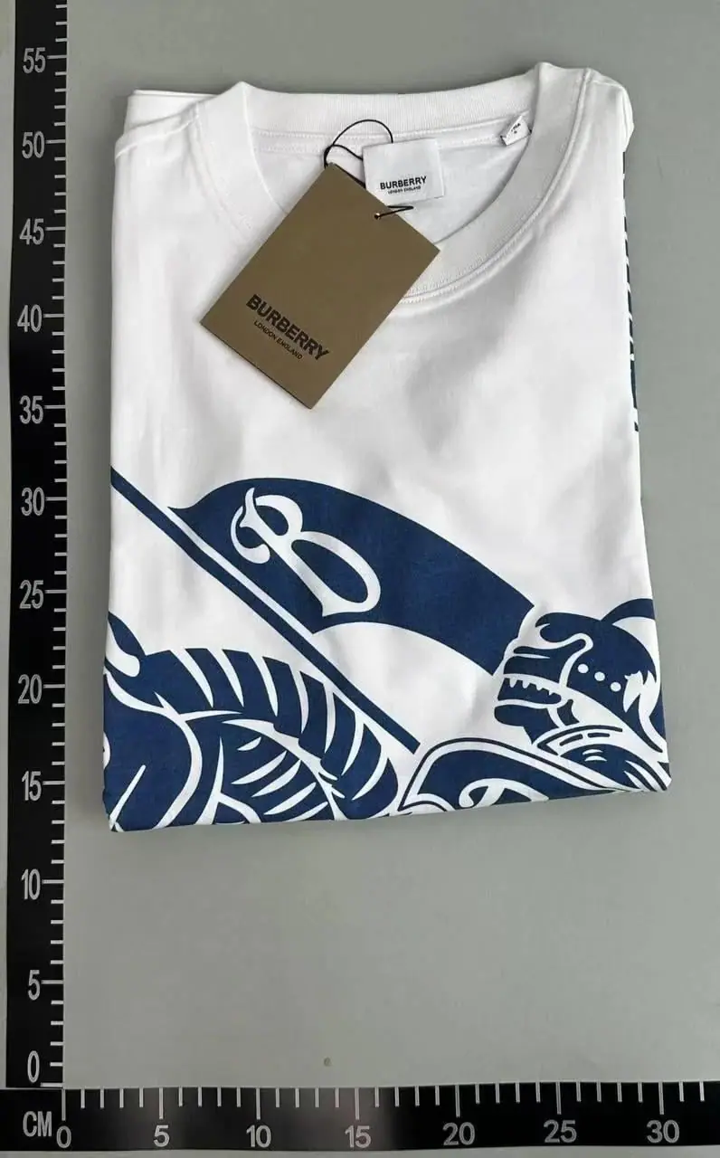 Burberry T-shirt foto QC real 3