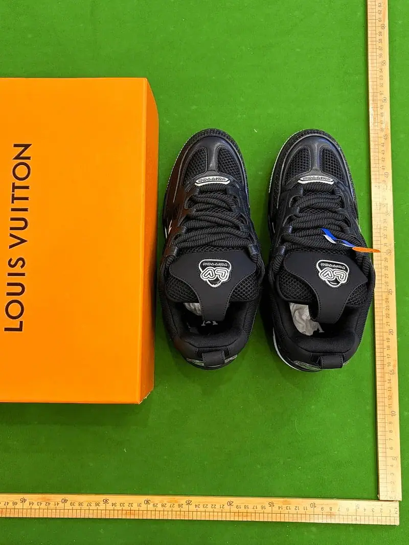 Louis Vuitton LV Skate Black White Purple foto QC real 2