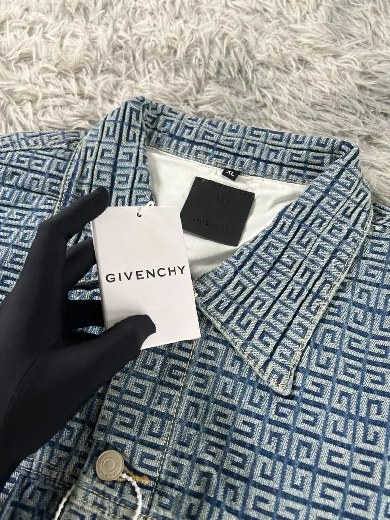 Givenchy foto QC real 3