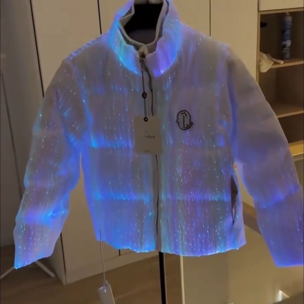 PUFFER PALM ANGEL LUCES photo 4