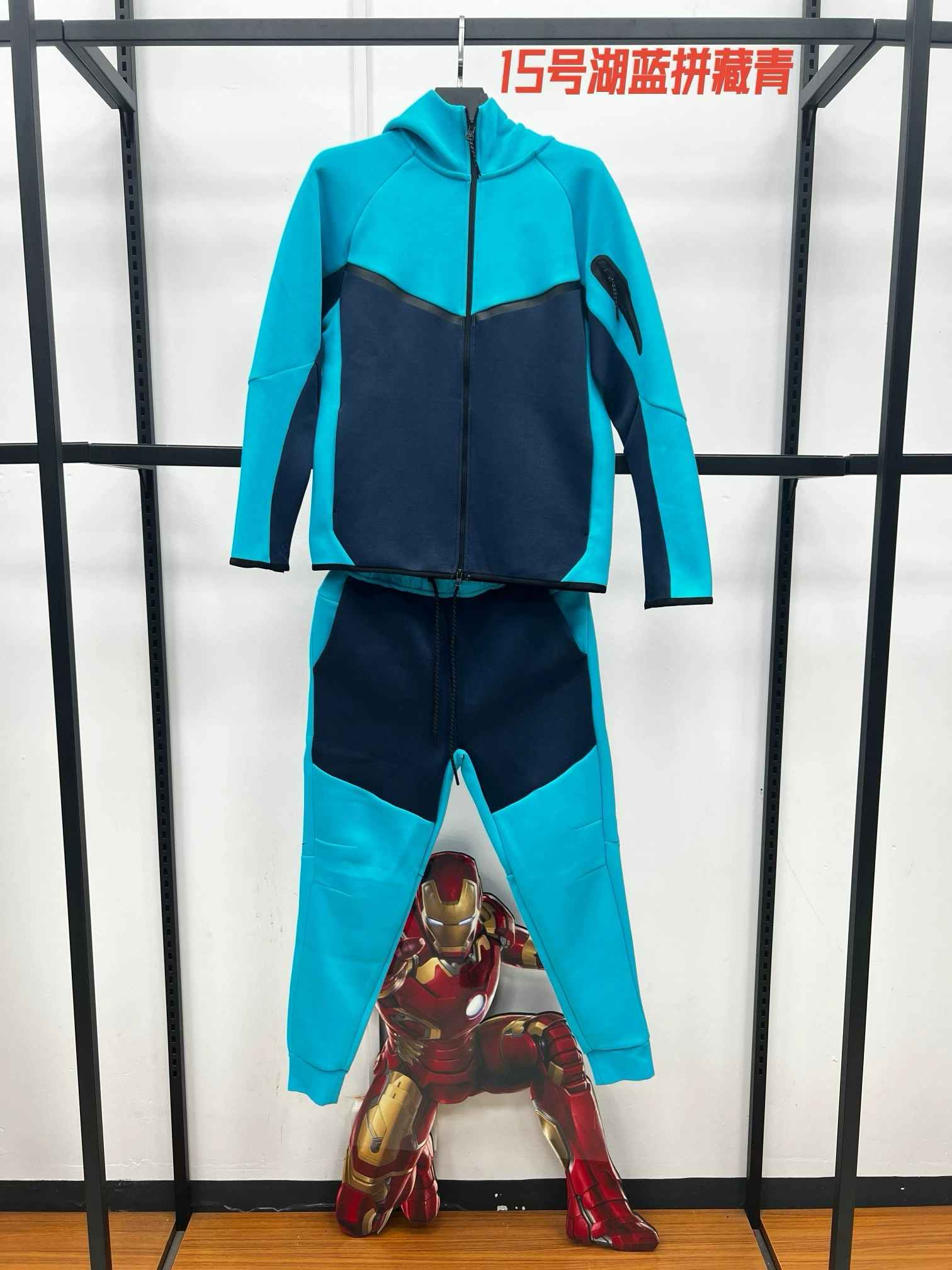 Nike Tech photo 4