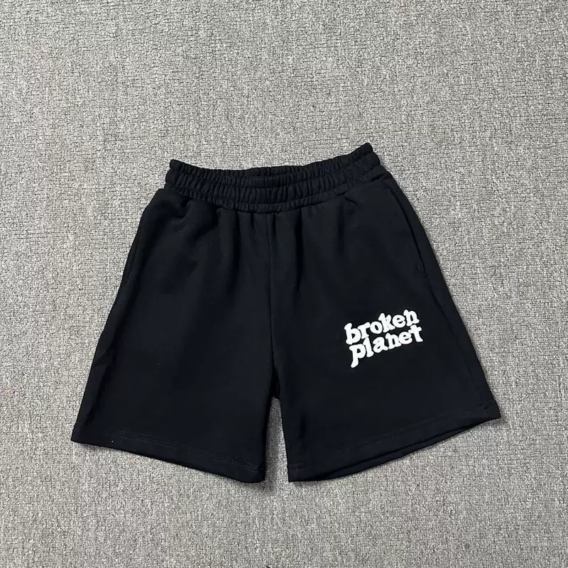 SHORTS BROKEN PLANET photo 3