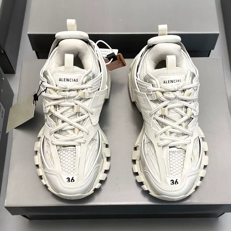 Paris Third Generation Dad Shoes Retro Track3 0 Thick Soled Sports Casual Shoes photo 3