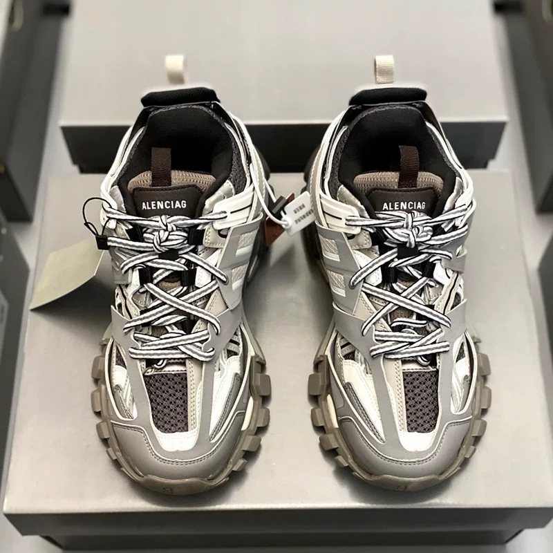 Paris Third Generation Dad Shoes Retro Track3 0 Thick Soled Sports Casual Shoes photo 2