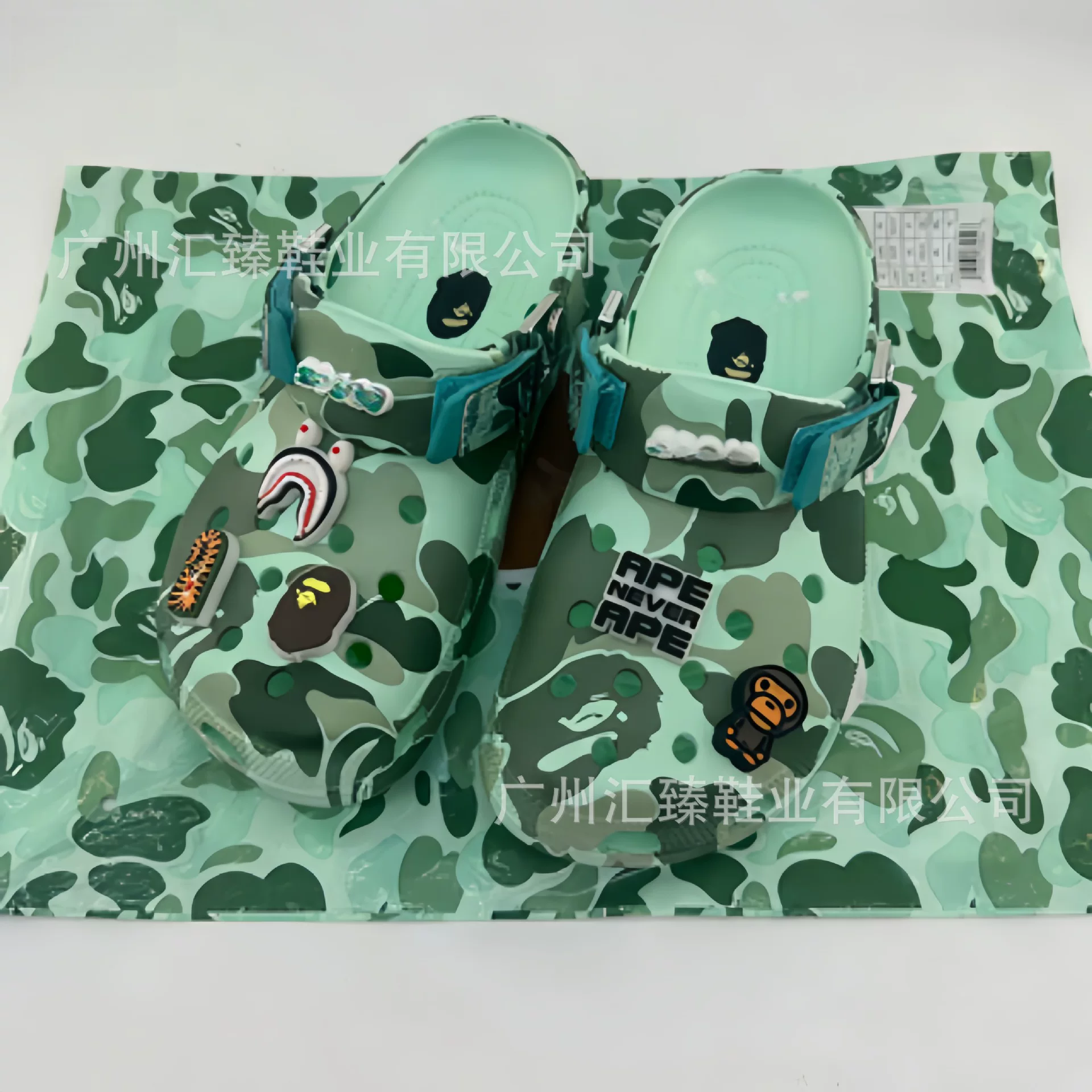 CROCS X BAPESTAS photo 10