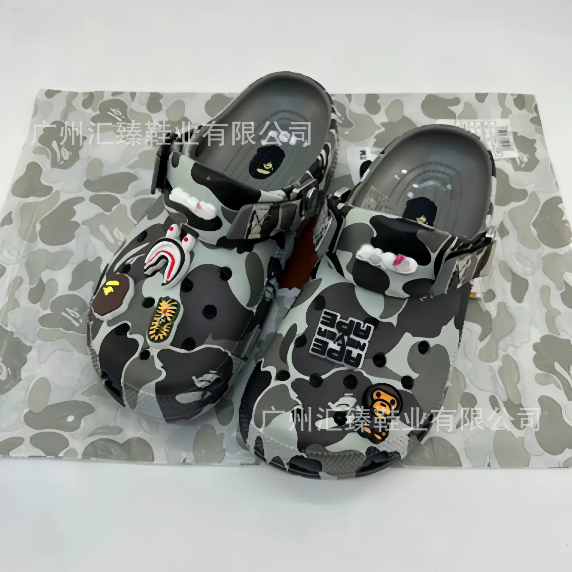 CROCS X BAPESTAS photo 11