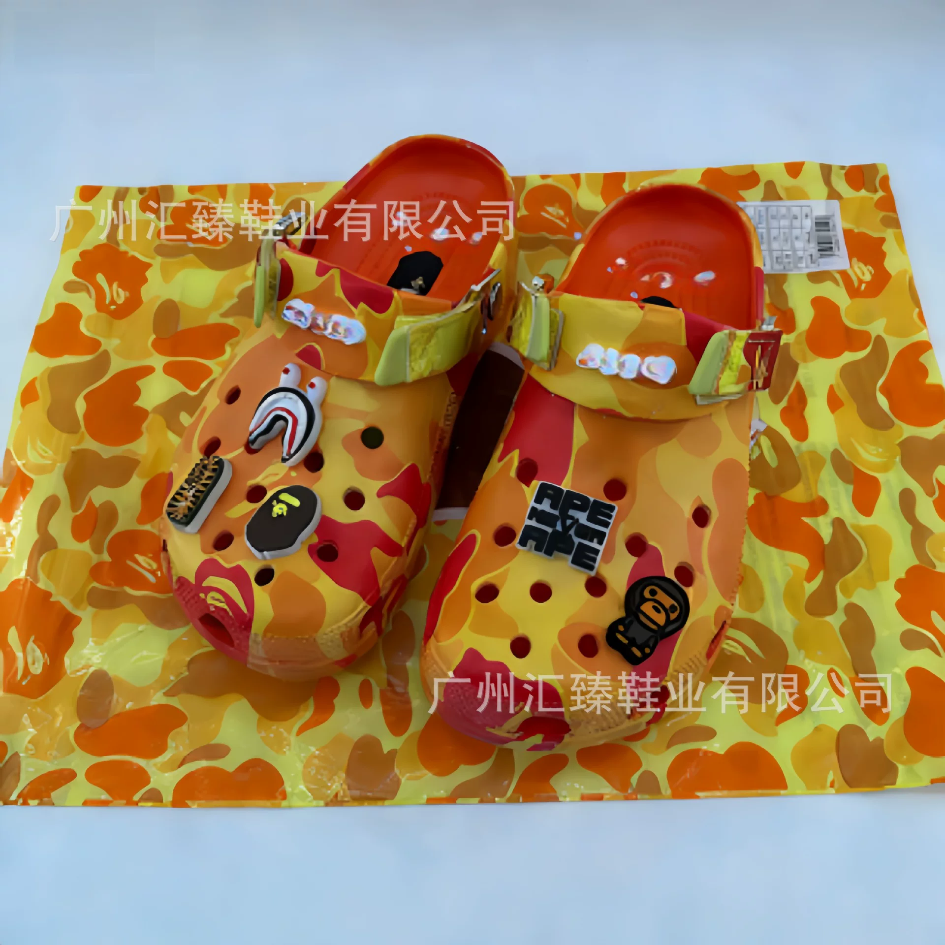 CROCS X BAPESTAS photo 7