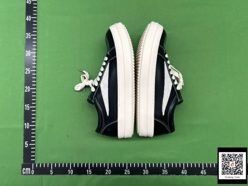 QC Ro 81 Black Leather Suede Low-Top Sneakers 7243636063 1