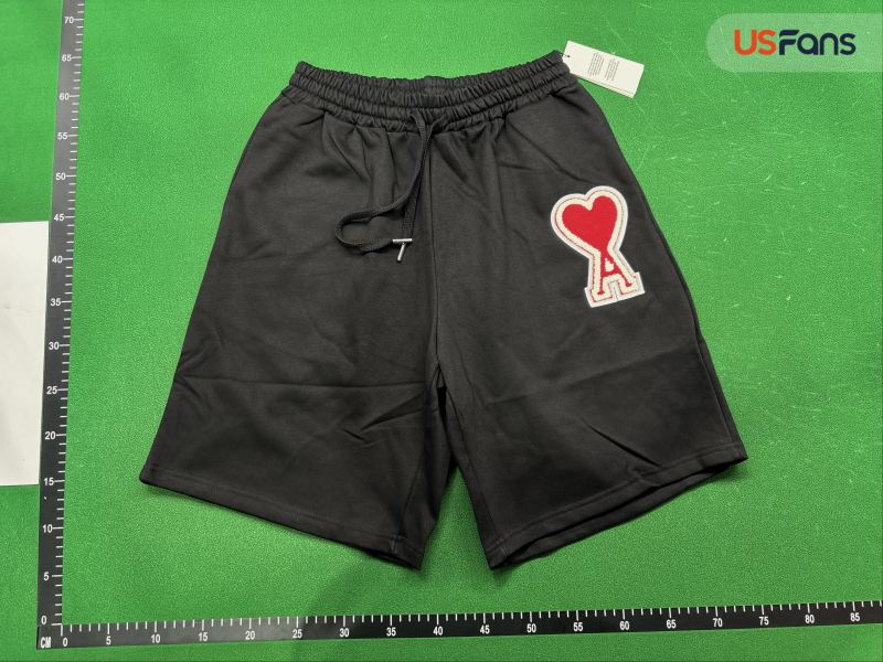 QC Shorts Ami Paris foto 2