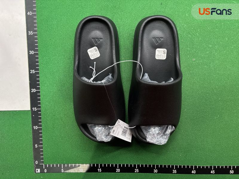 QC Yeezy Slides foto 5