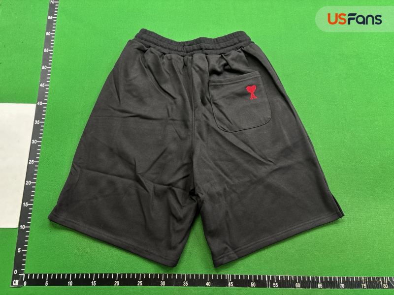 QC Shorts Ami Paris foto 3
