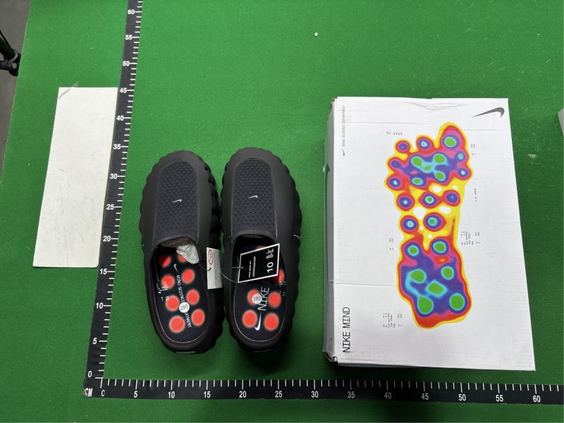 QC Nike Slippers foto 1
