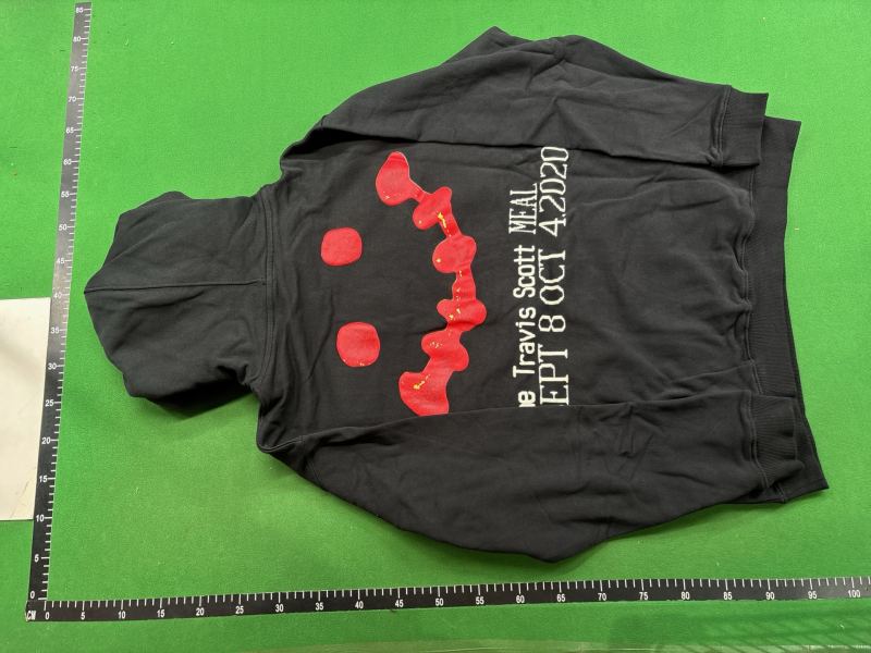 QC Travis Scott Hoodie foto 3