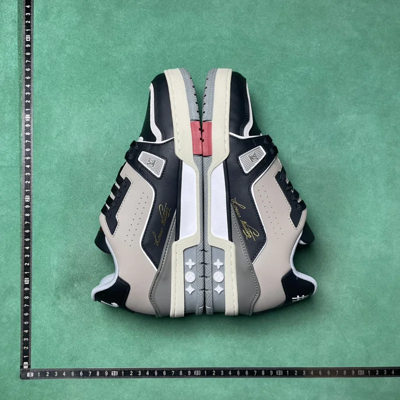 L. VUITTON TRAINER photo 6