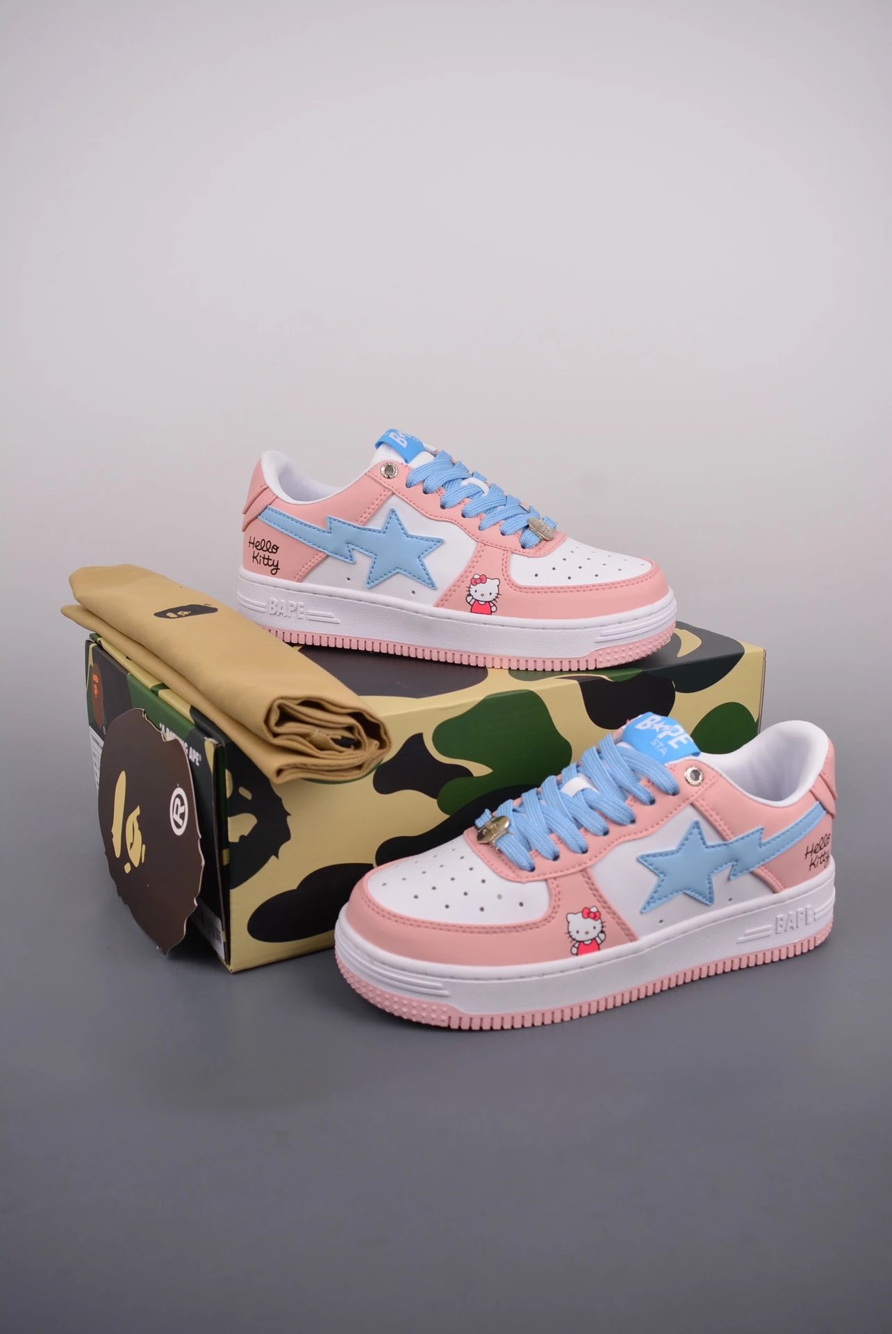 Bapesta low Black and white photo 30