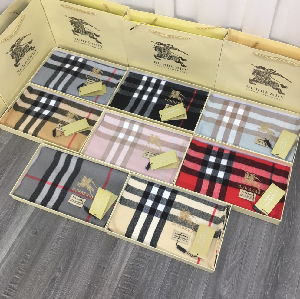 BUFANDA BURBERRY photo 18