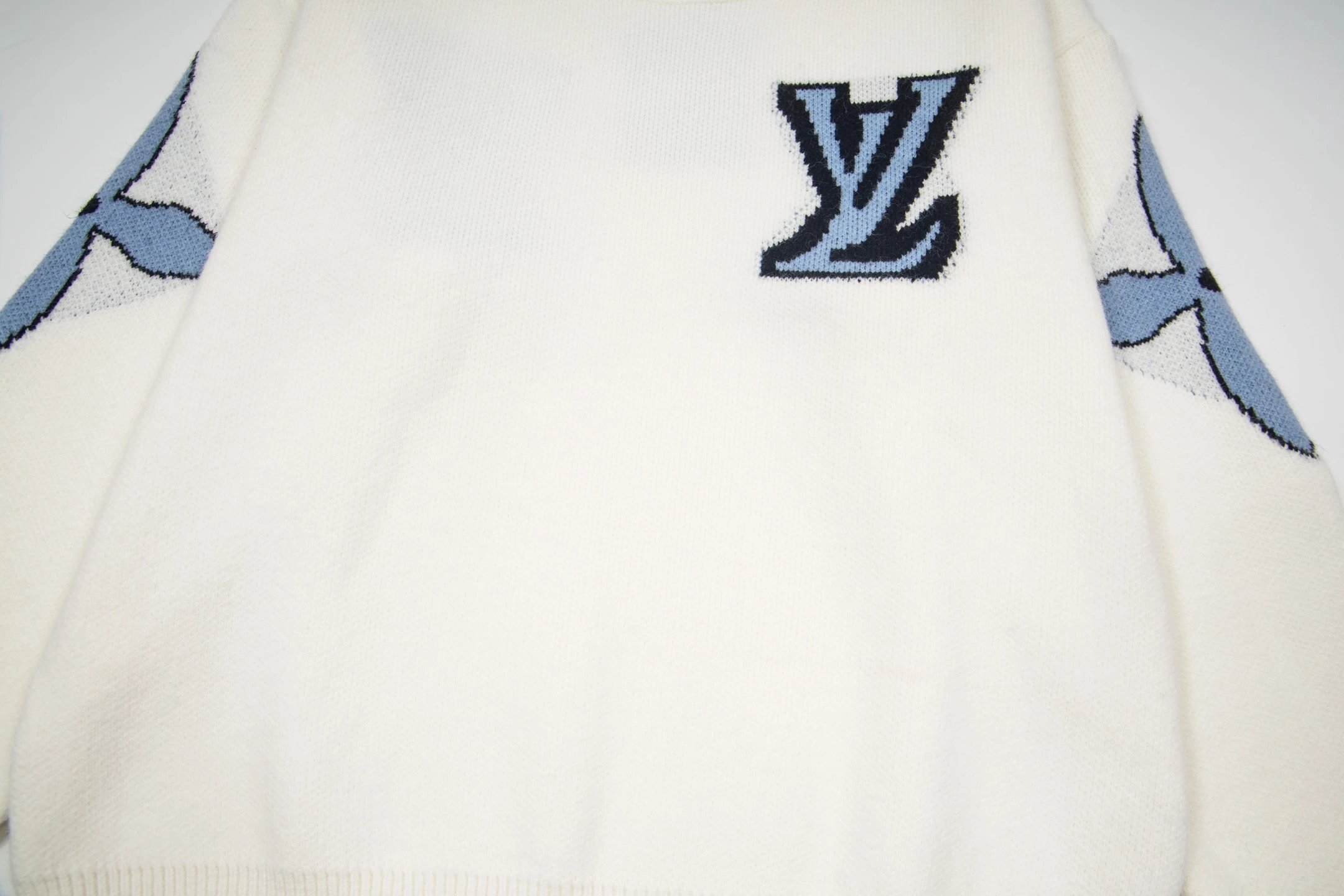 LOUIS VUITTON LV SWEATER photo 8